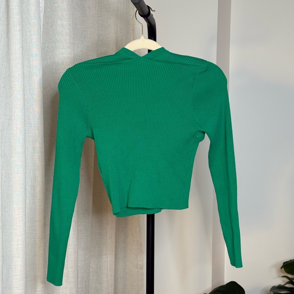 Long-sleeve Ribbed Knit Cropped Top - Size M - Picture 3 of 4